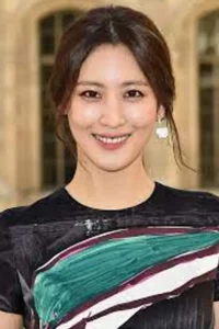 Claudia Kim