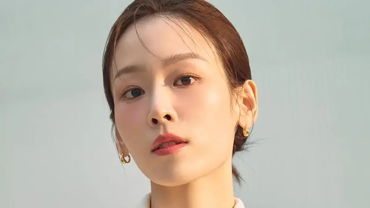 Seo Hyun Jin Returns as a Doctor in Upcoming K-Drama Love Me